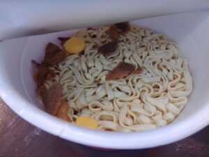 マルちゃん沖縄そば（東洋水産）
