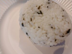 わかめごはんおにぎり（マックスバリュー）