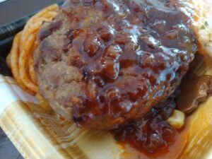 デミハンバーグ弁当（目玉焼き乗せ）（マックスバリュー）