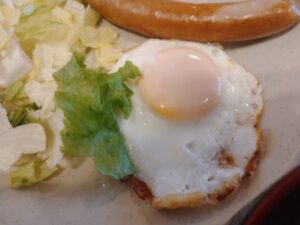 ソーセージエッグ朝食