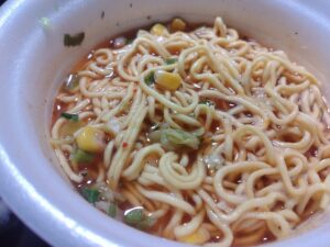 スーパーカップチリトマト味ラーメン（エースコック）