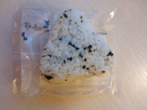 わかめごはんおにぎり（イトーヨーカドー）