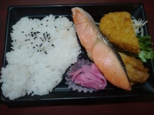 からコロ焼鮭弁当（オータニ）