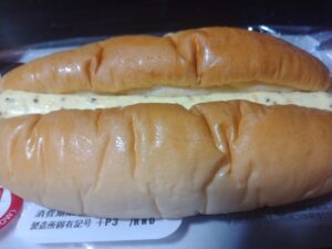 あらびきソーセージパン（パスコ）