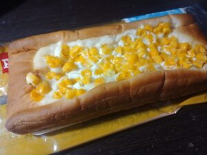 たっぷりコーンマヨネーズパン（パスコ）