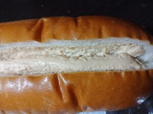 ピーナツクリームサンド（山崎製パン）