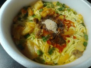 日清デカうま豚キムチ（日清）