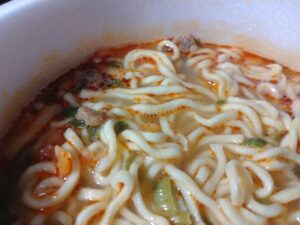 日清デカうま豚キムチ（日清）