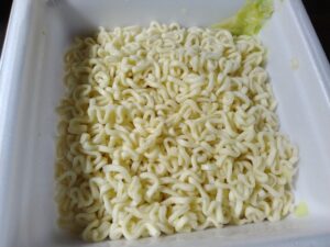 日清デカうま油そば（日清）