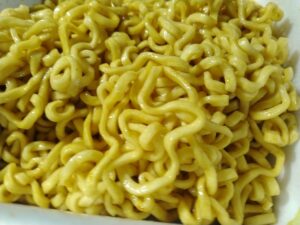 日清デカうま油そば（日清）