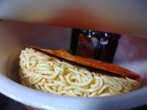 日清デカうま旨辛味噌