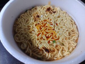 日清デカうま旨辛味噌