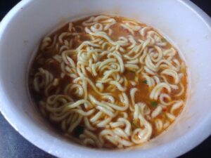 日清デカうま旨辛味噌