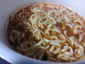 日清デカうま旨辛味噌