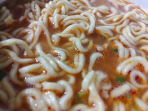 日清デカうま旨辛味噌