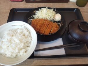 得朝ロースカツ定食（松のや）