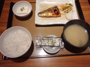 サバの塩焼き朝食（やよい軒）