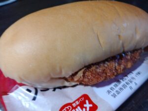 ソースメンチカツサンド（山崎製パン）