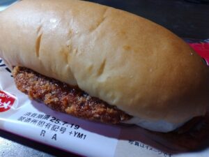 ソースメンチカツサンド（山崎製パン）