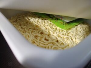 ごつ盛りソース焼そば（東洋水産）