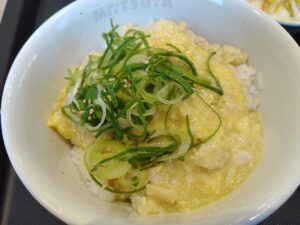 得朝鶏そぼろたまご丼