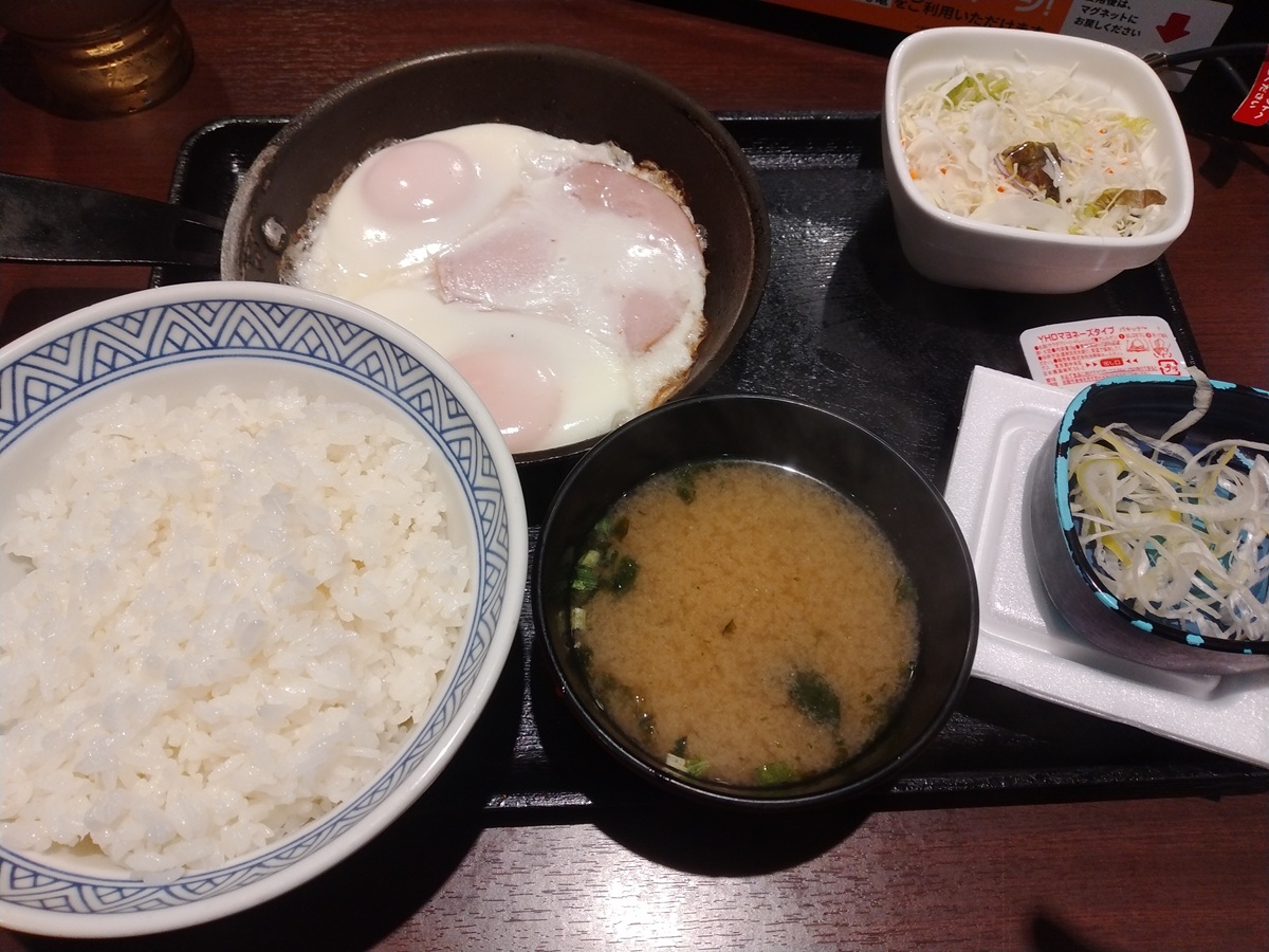 Wハムエッグ納豆定食