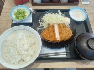 大麦豚特朝ロースかつ定食