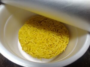 マルちゃん麺づくり鶏ガラ醤油（東洋水産）