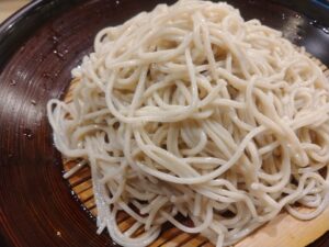 辛ネギ香味つけそば（生そばあずま）