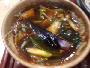 辛ネギ香味つけそば（生そばあずま）