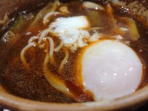 辛ネギ香味つけそば（生そばあずま）