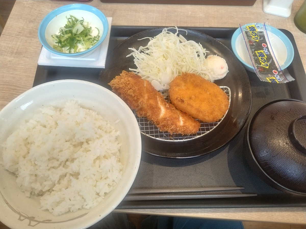 特朝ささみかつ＆コロッケ定食（松のや）