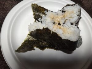 ツナマヨおにぎり（業務スーパー）