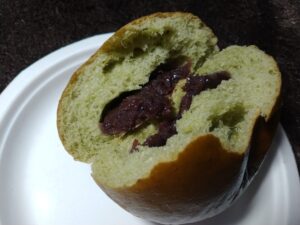 よもぎあんぱん（山崎製パン）