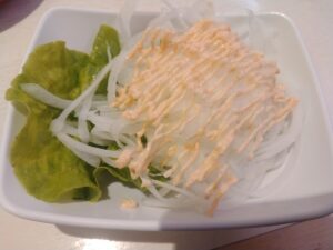 明太オニオンサラダ（魚べい）