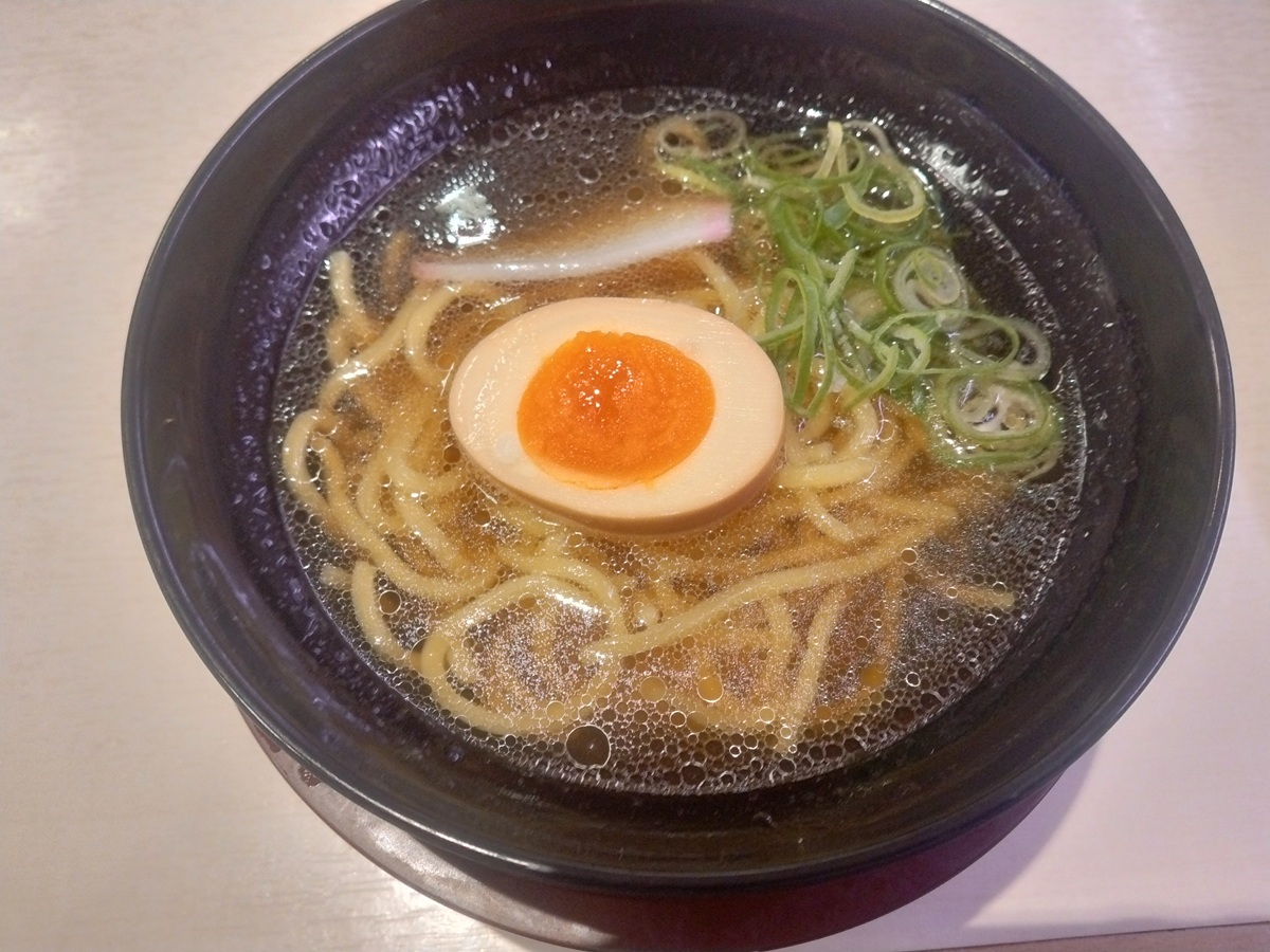 平日限定味玉ラーメン（魚べい）