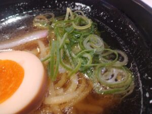 平日限定味玉ラーメン（魚べい）