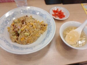 期間限定秘伝豆玄米チャーハン（ぎょうざの満州）