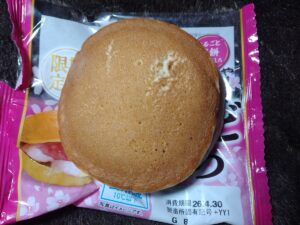 春どらつぶあん入り桜餅＆いちごホイップ（山崎製パン）