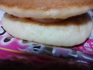 春どらつぶあん入り桜餅＆いちごホイップ（山崎製パン）