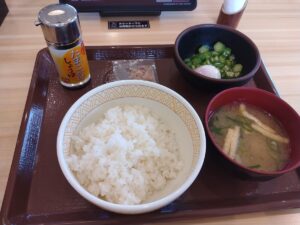 まぜのっけ朝食（すき家）
