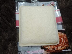ランチパックたらこパスタ