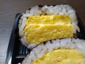 厚焼き玉子の太巻き(からしマヨネーズ)