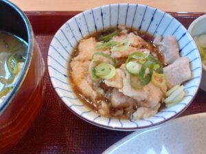 銀鮭鶏小鉢朝食