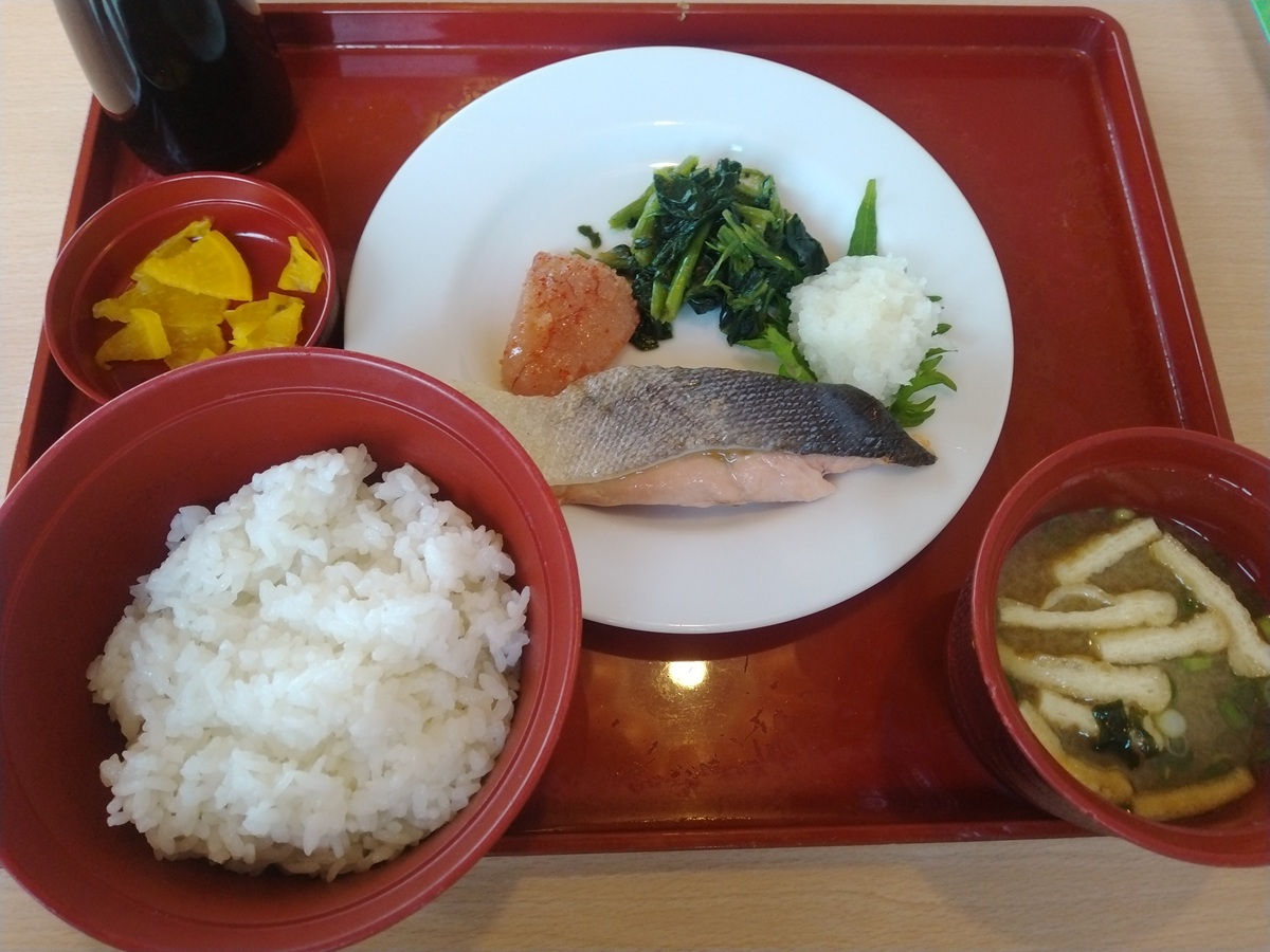 明太子と焼き鮭朝食