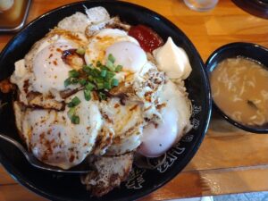 チャーシューエッグ丼