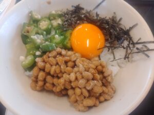 ミニ納豆オクラ丼朝定食