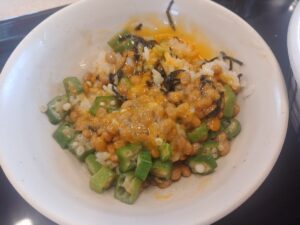 ミニ納豆オクラ丼朝定食