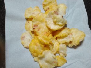 ご飯がススムキムチチップスうま辛キムチ味
